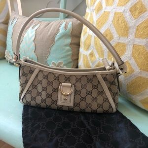 GUCCI Ivory Leather GG Abbey Pochette shoulder bag